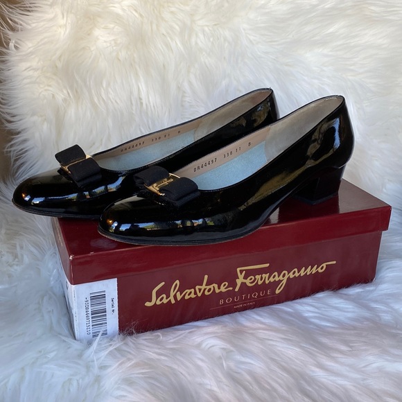 Salvatore Ferragamo Shoes - Salvatore Ferragamo Vara Women Size 11 B Black Patent EUC Bows